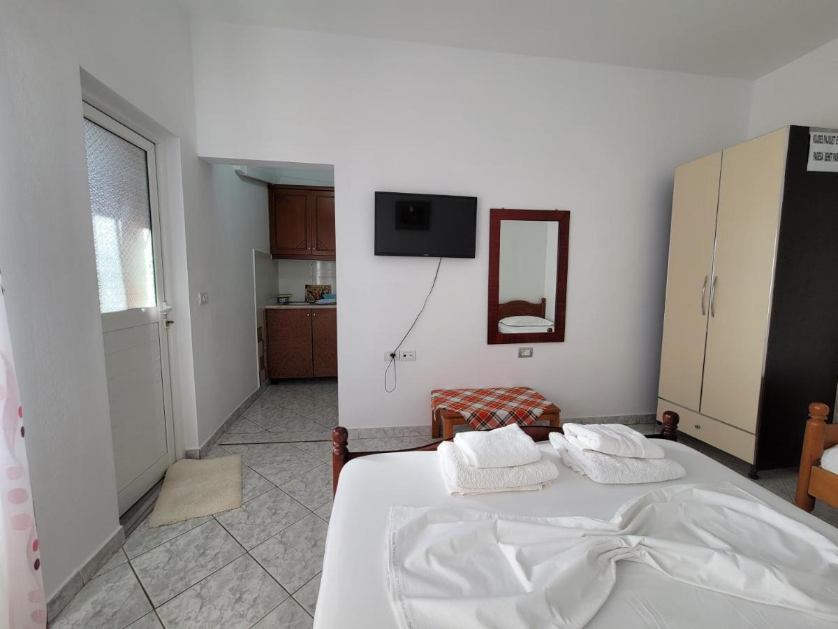 Guesthouse Shpetim Sarandë Esterno foto