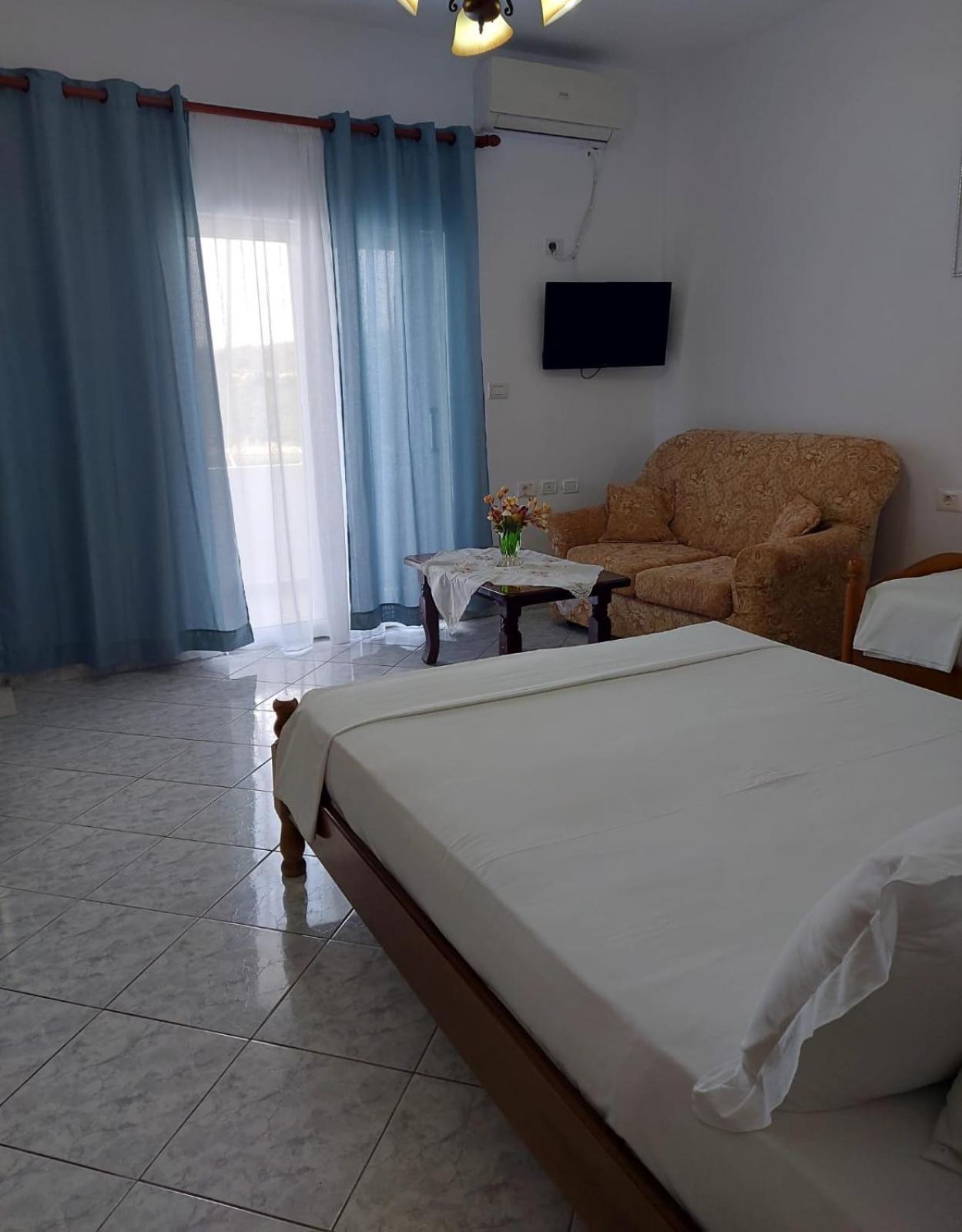 Guesthouse Shpetim Sarandë Esterno foto