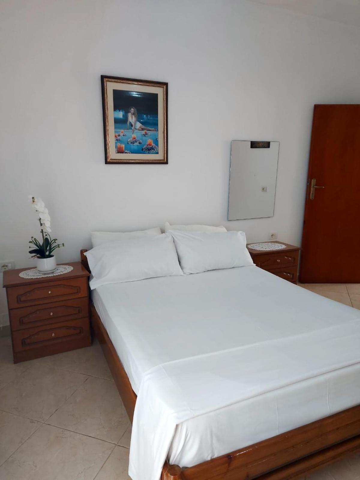 Guesthouse Shpetim Sarandë Esterno foto