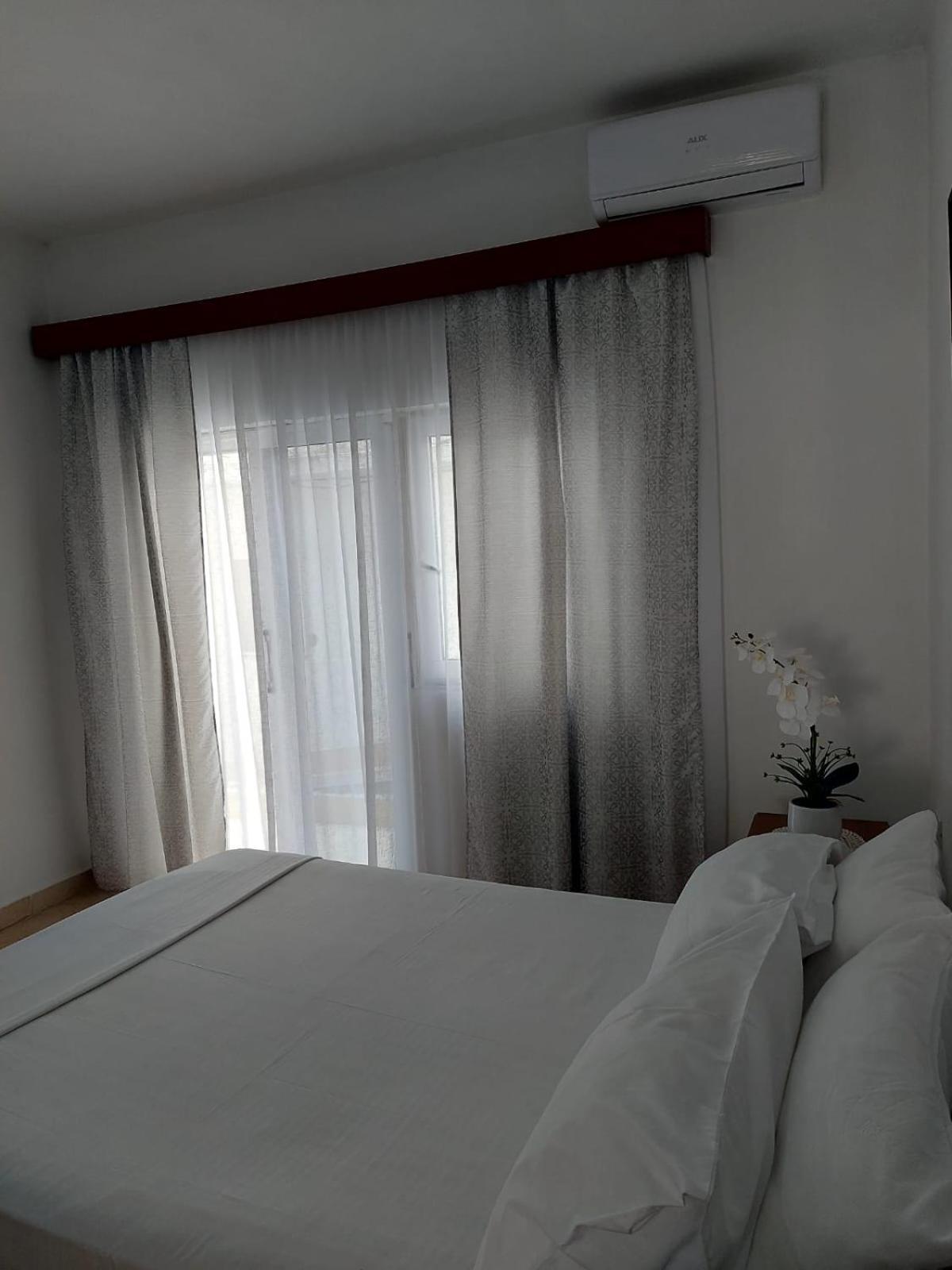 Guesthouse Shpetim Sarandë Esterno foto