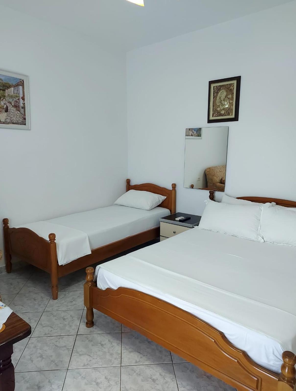 Guesthouse Shpetim Sarandë Esterno foto